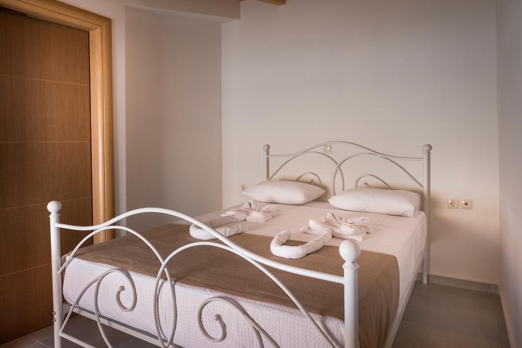 Athina Apartments Near The Sea Platania Platanias  Bagian luar foto