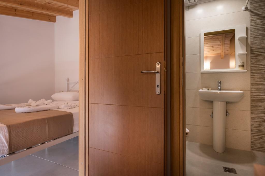 Athina Apartments Near The Sea Platania Platanias  Bagian luar foto