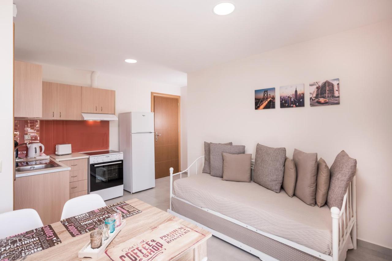 Athina Apartments Near The Sea Platania Platanias  Bagian luar foto